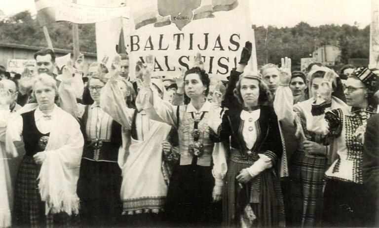 Tautastērps – zaudētās Latvijas simbols